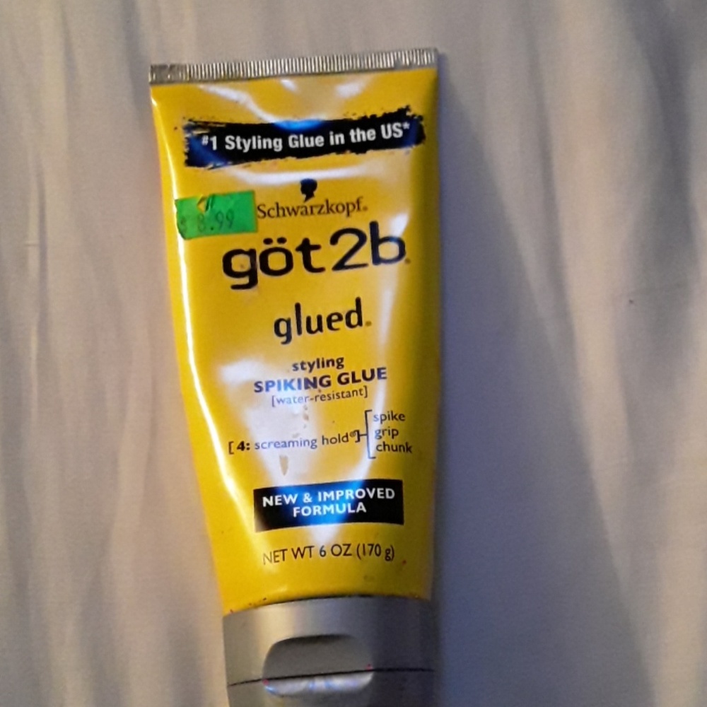 This hair gel is good if you want 2 dread hair